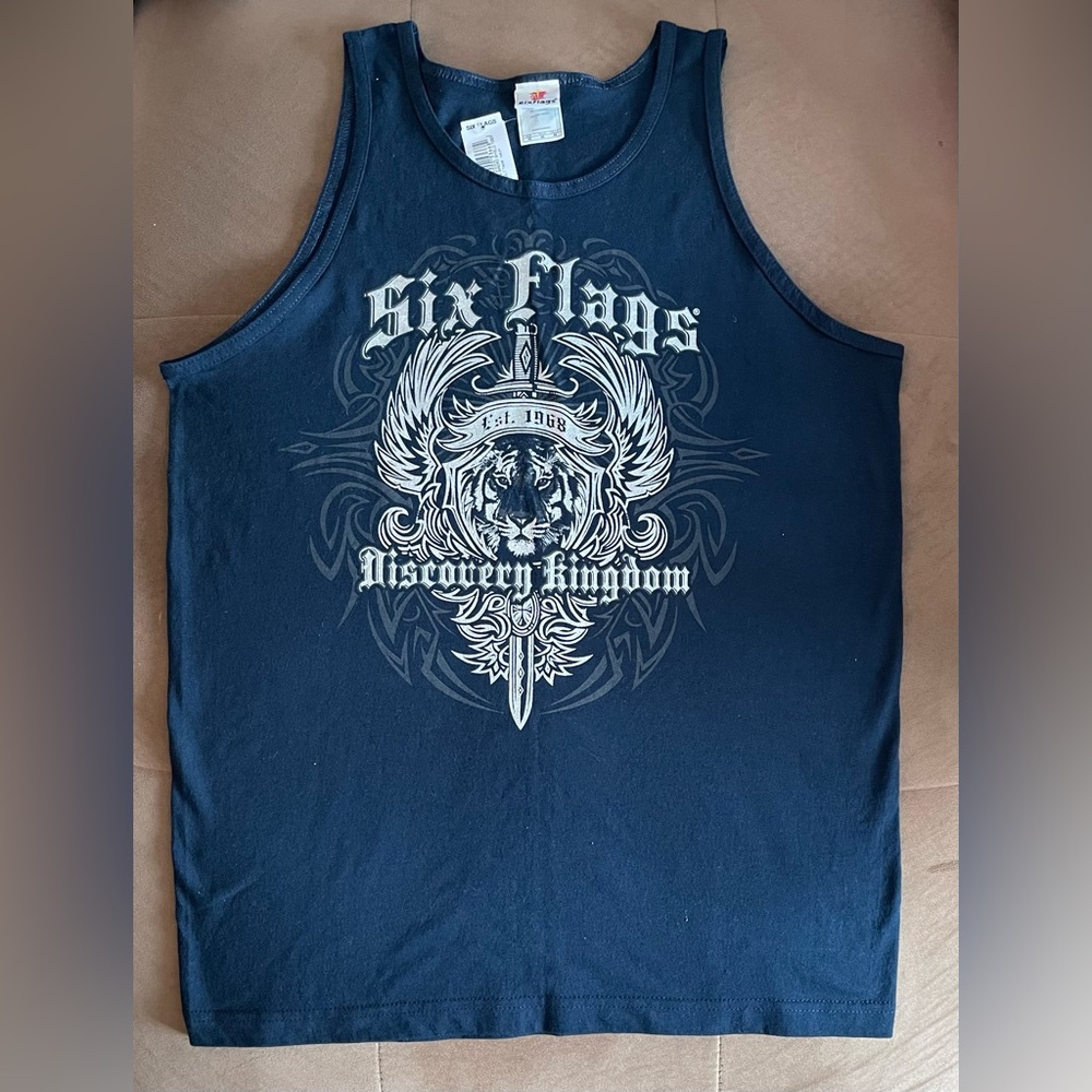 New Mens Medium Six Flags Discovery Kingdom sleeveless shirt tank top navy blue
